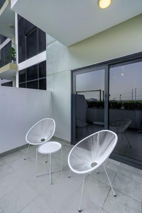 Nasma Luxury - Contemporary Living In A Cozy Apartment *