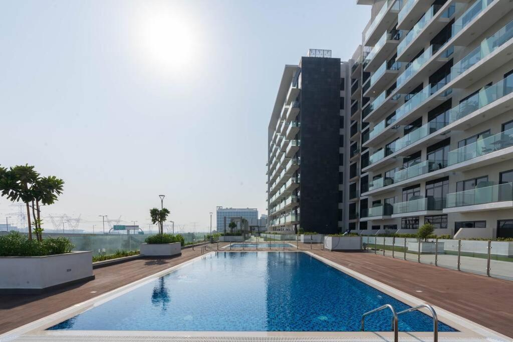 Nasma Luxury - Contemporary Living In A Cozy Dubai