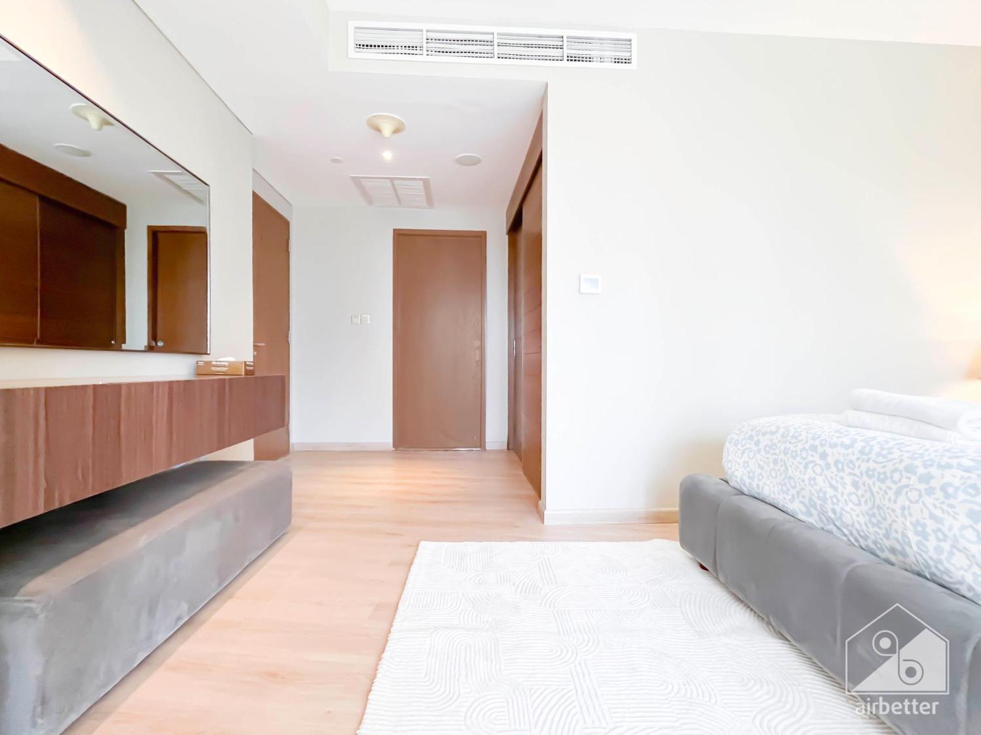 Mall Downtown Luxury With Balcony & View * Dubai