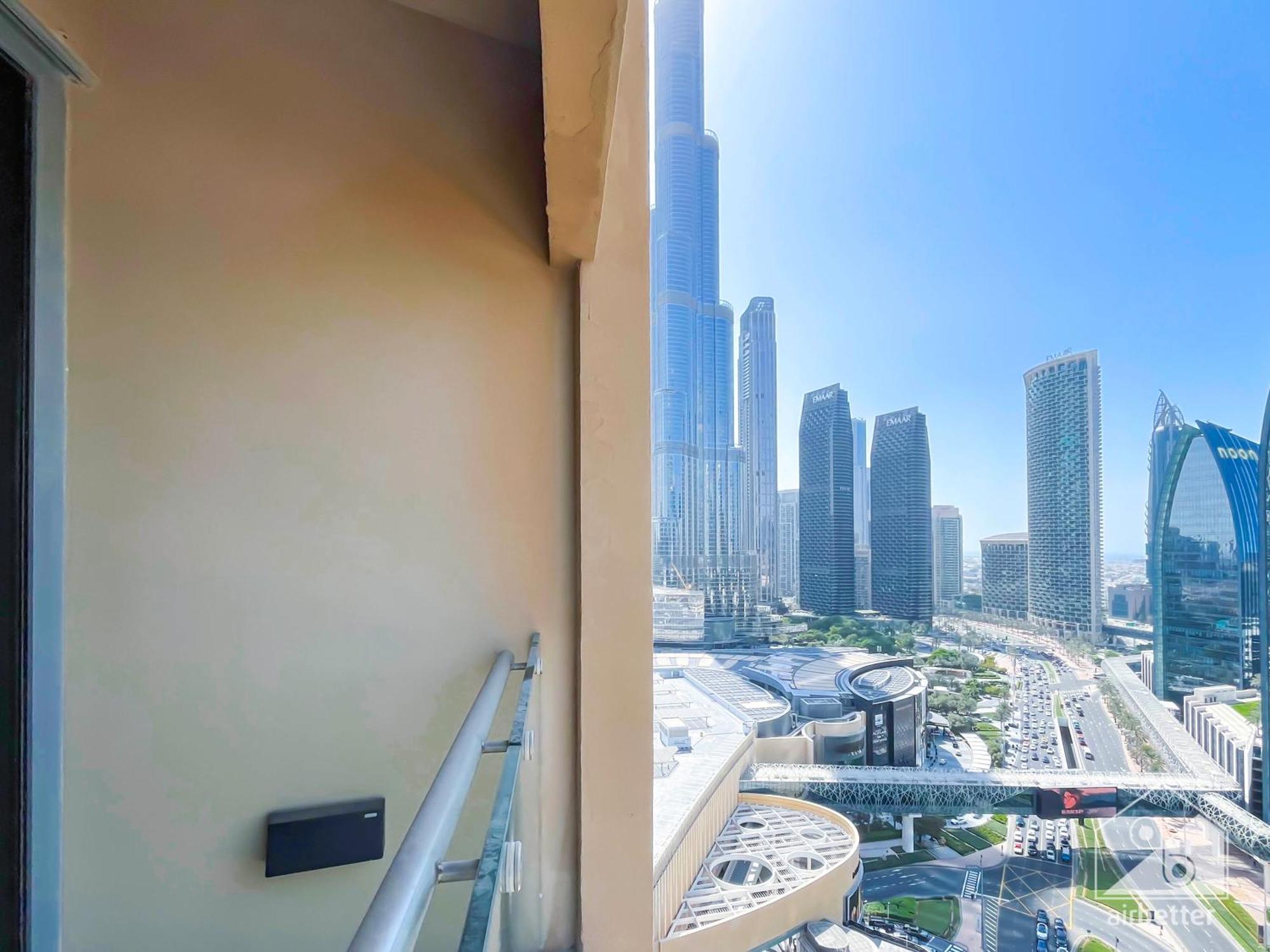 Apartment Mall Downtown Luxury With Balcony & View *