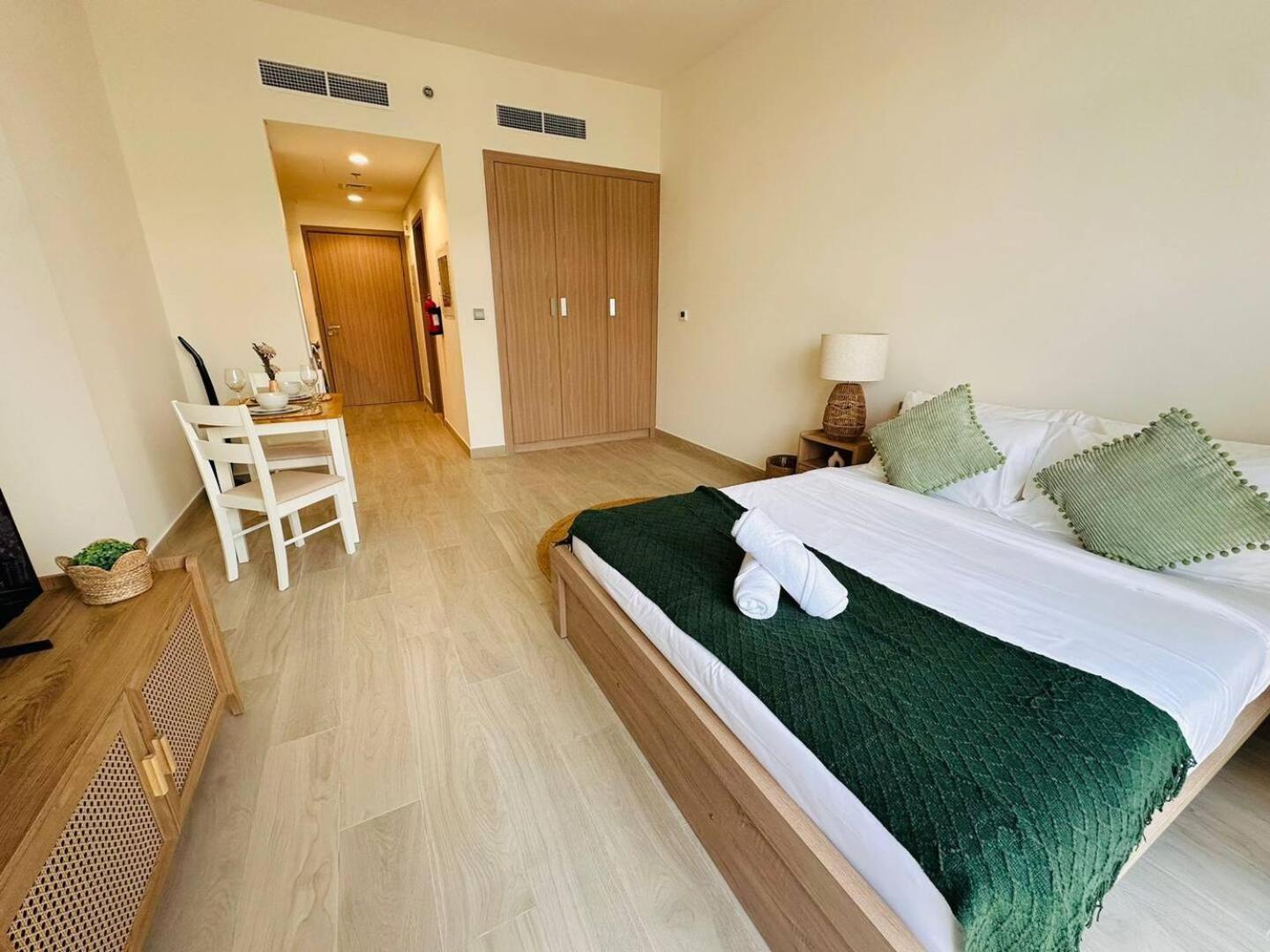 Trendy In Meydan Apartment