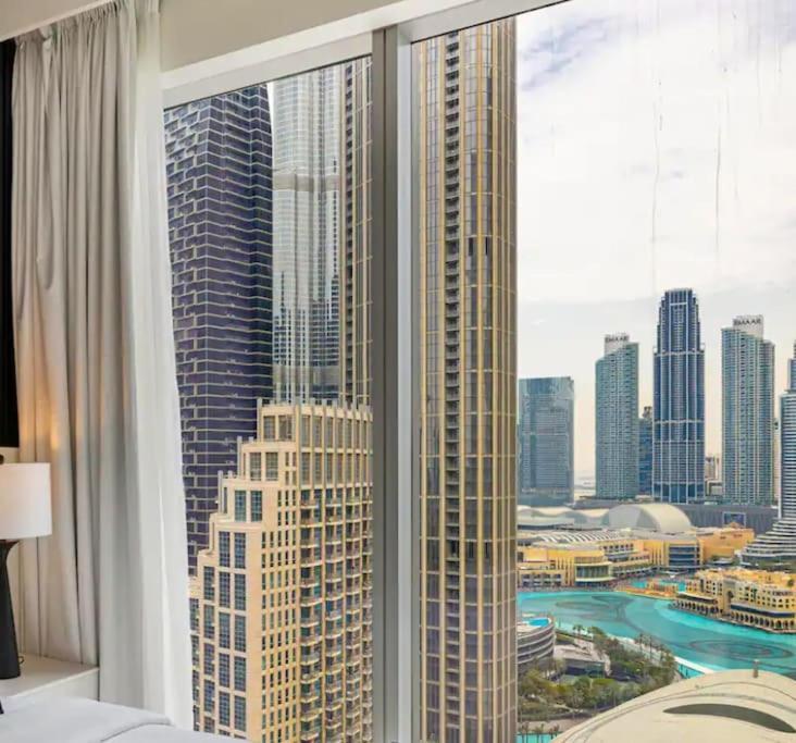Luxury 4br Apt-iconic Burj Khalifa &fountain Views Dubai