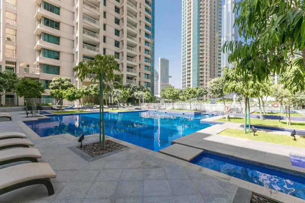 Luxury Burj Khalifa View - Mins Walking Mall