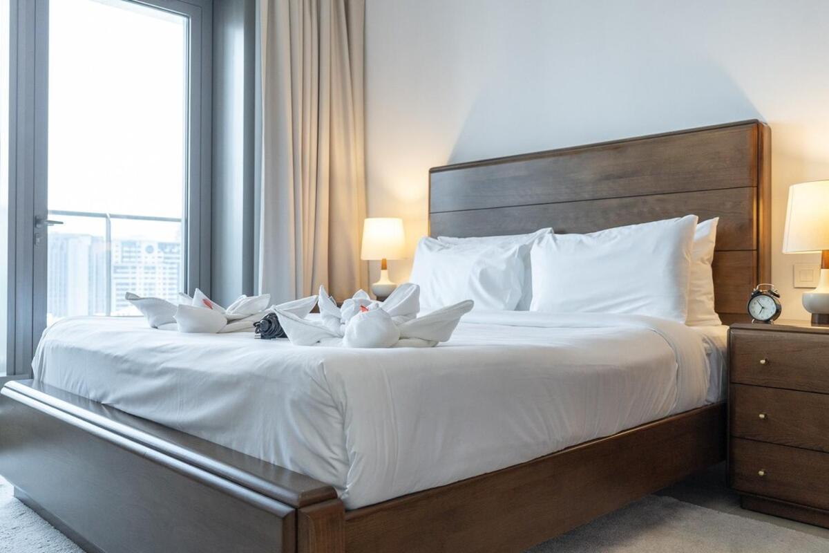 Wonderful 1-bedroom With Canal View At Sparkle Tower In Marina Dubai