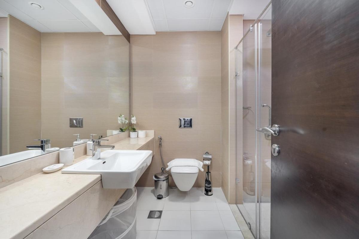 Wonderful 1-bedroom With Canal View At Sparkle Tower In Marina Apartment