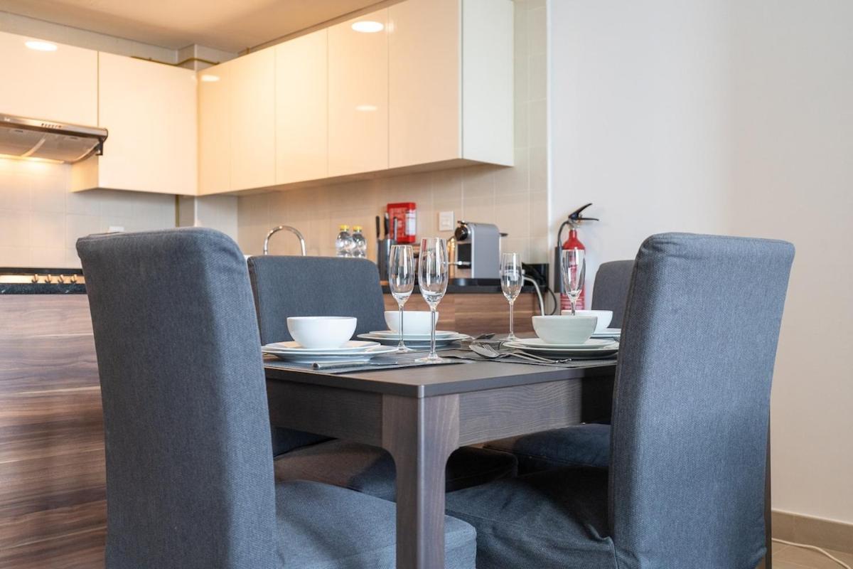 Apartment Wonderful 1-bedroom With Canal View At Sparkle Tower In Marina *