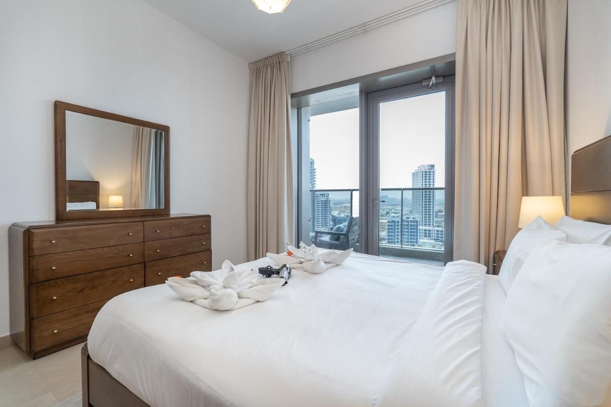 Apartment Wonderful 1-bedroom With Canal View At Sparkle Tower In Marina *