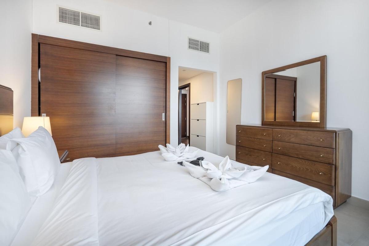 Wonderful 1-bedroom With Canal View At Sparkle Tower In Marina Apartment