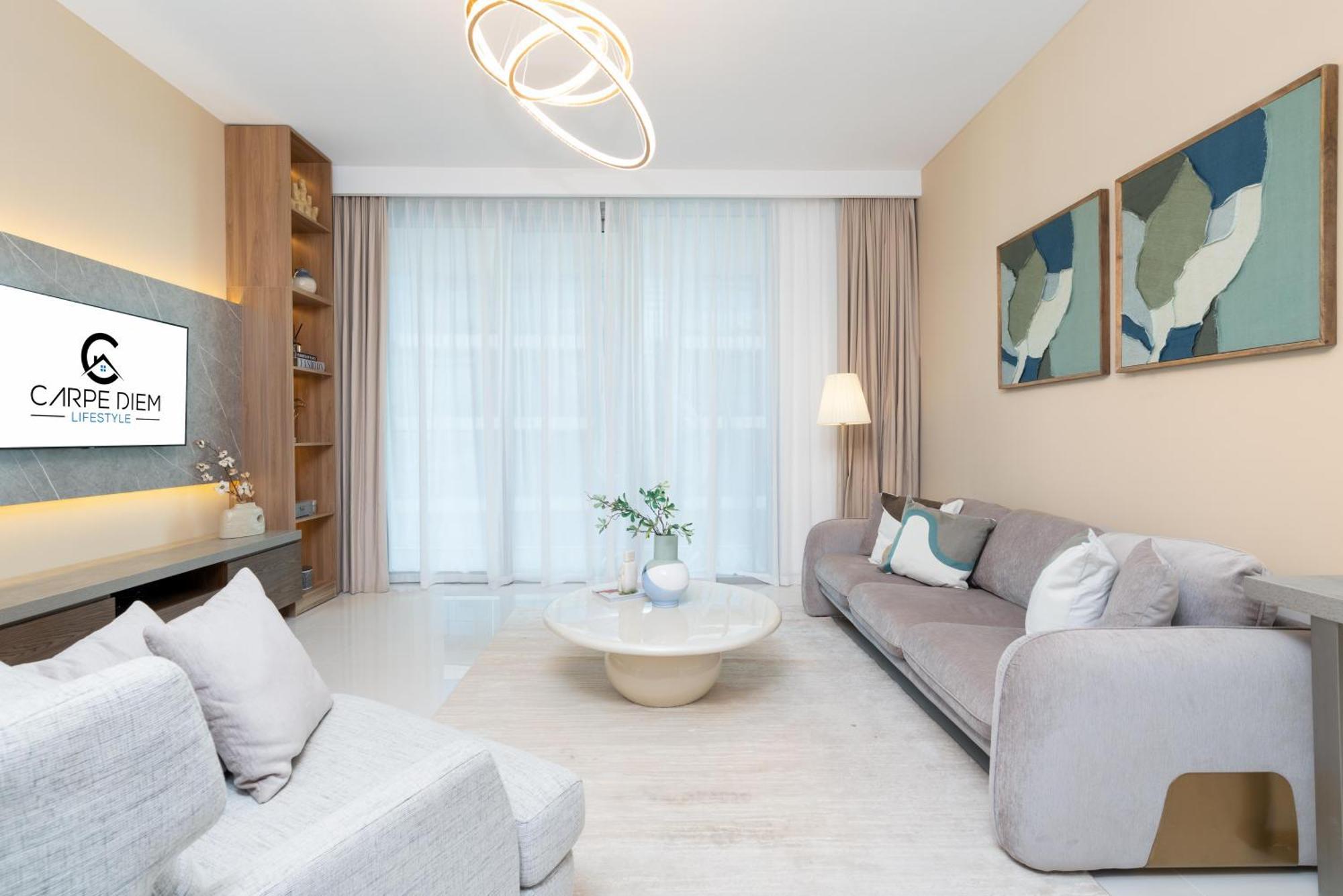 Apartment Isle Tower 1 - Beachfront Stunning - Full Sea Views *