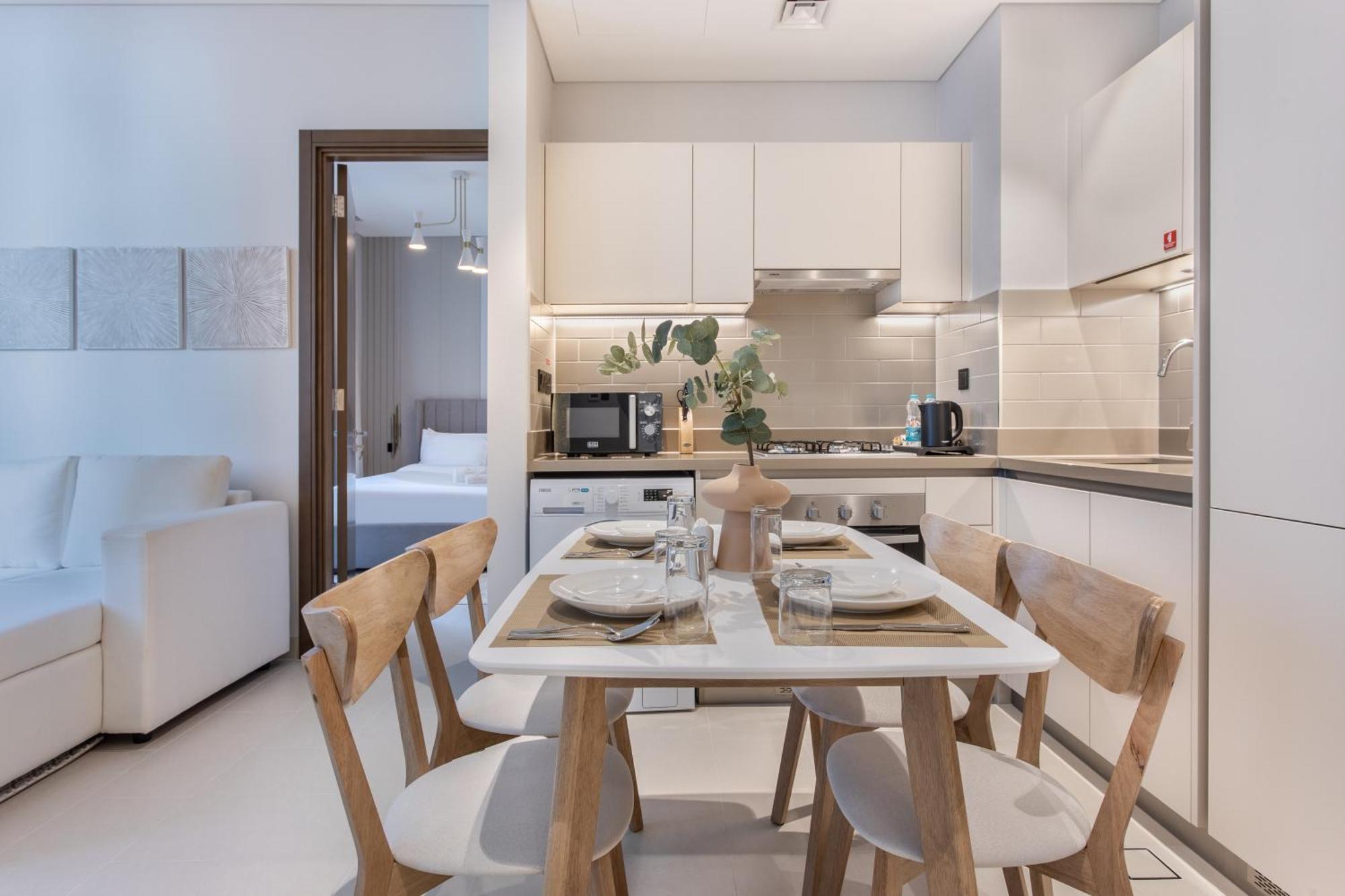 By Latinem Luxury 2br Cv A813 Near Burj Khalifa Apartment