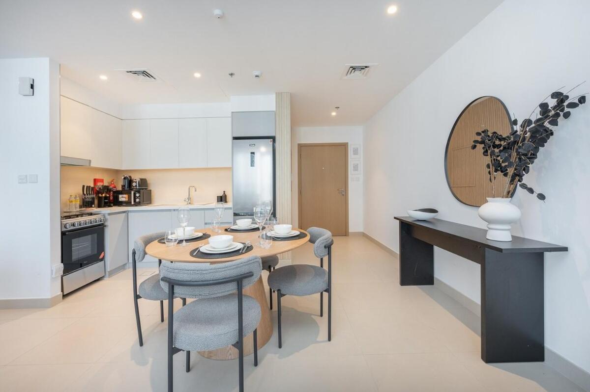 Apartment Captivating 1br In Creek Harbour *