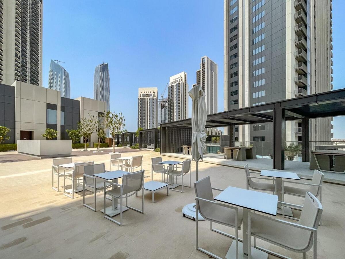 Stylish 2-bed Oasis With Pool In Peaceful Creek Harbour Apartment Dubai