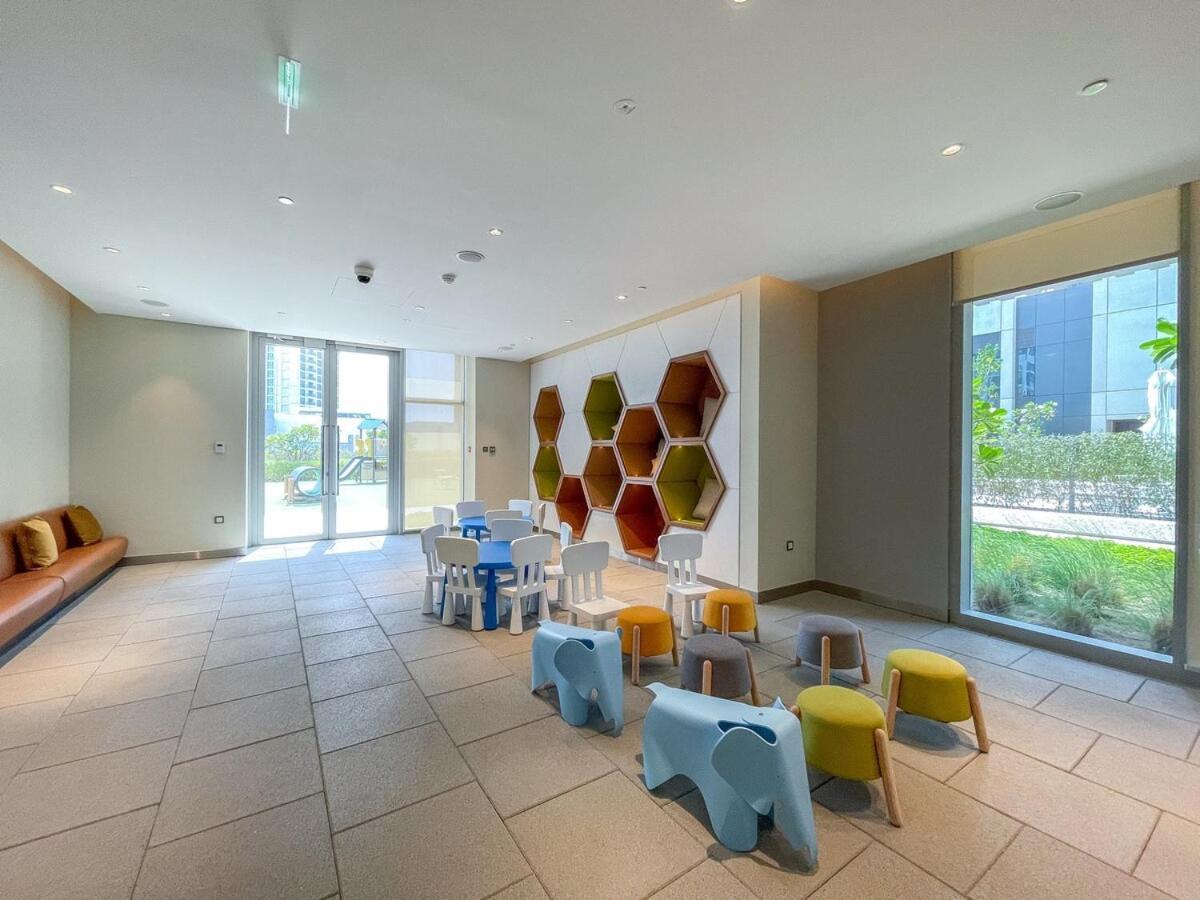 Apartment Stylish 2-bed Oasis With Pool In Peaceful Creek Harbour Dubai