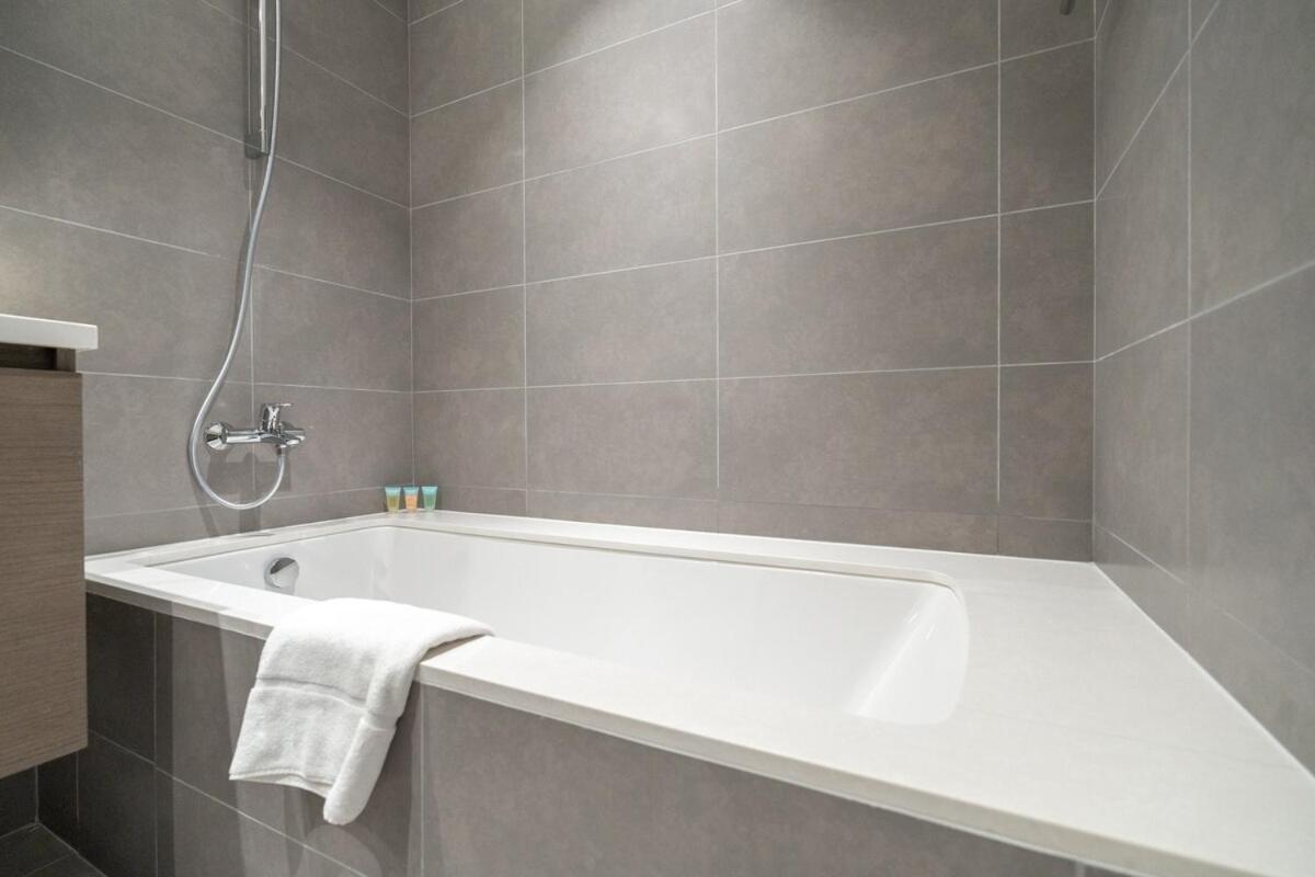 Stylish 2-bed Oasis With Pool In Peaceful Creek Harbour * Dubai