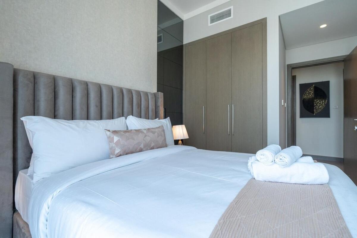 Stylish 2-bed Oasis With Pool In Peaceful Creek Harbour