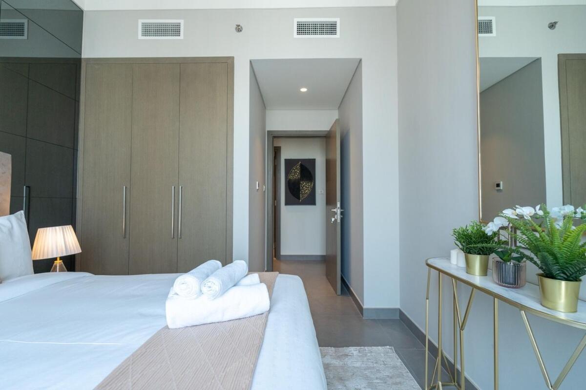 Apartment Stylish 2-bed Oasis With Pool In Peaceful Creek Harbour Dubai