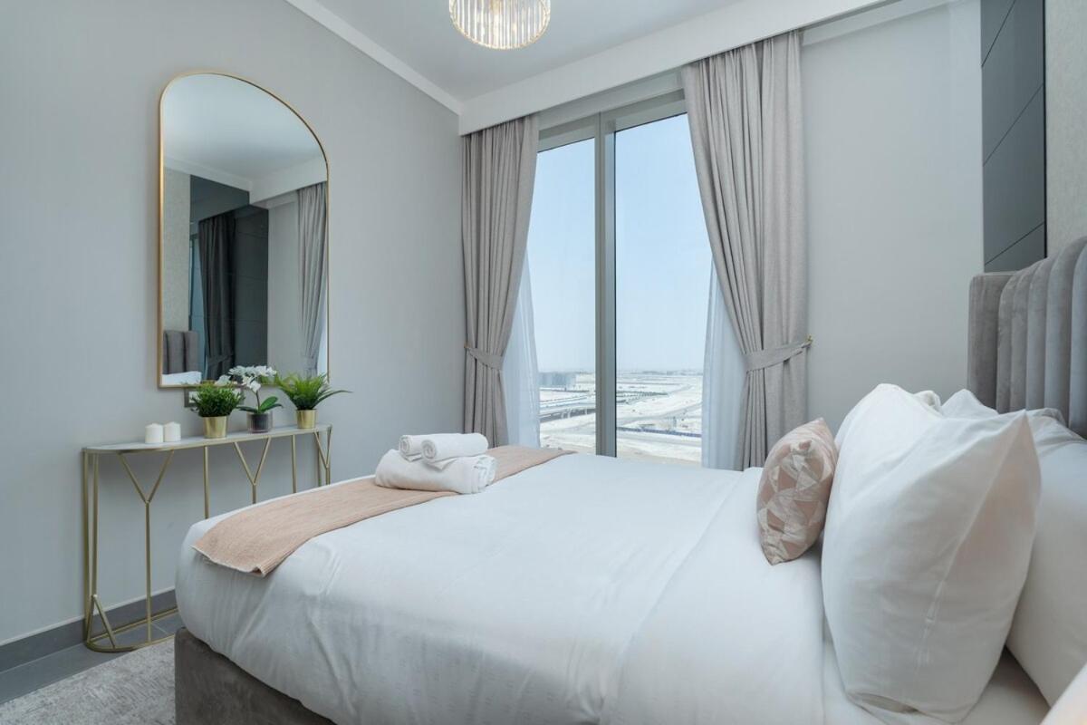 Stylish 2-bed Oasis With Pool In Peaceful Creek Harbour