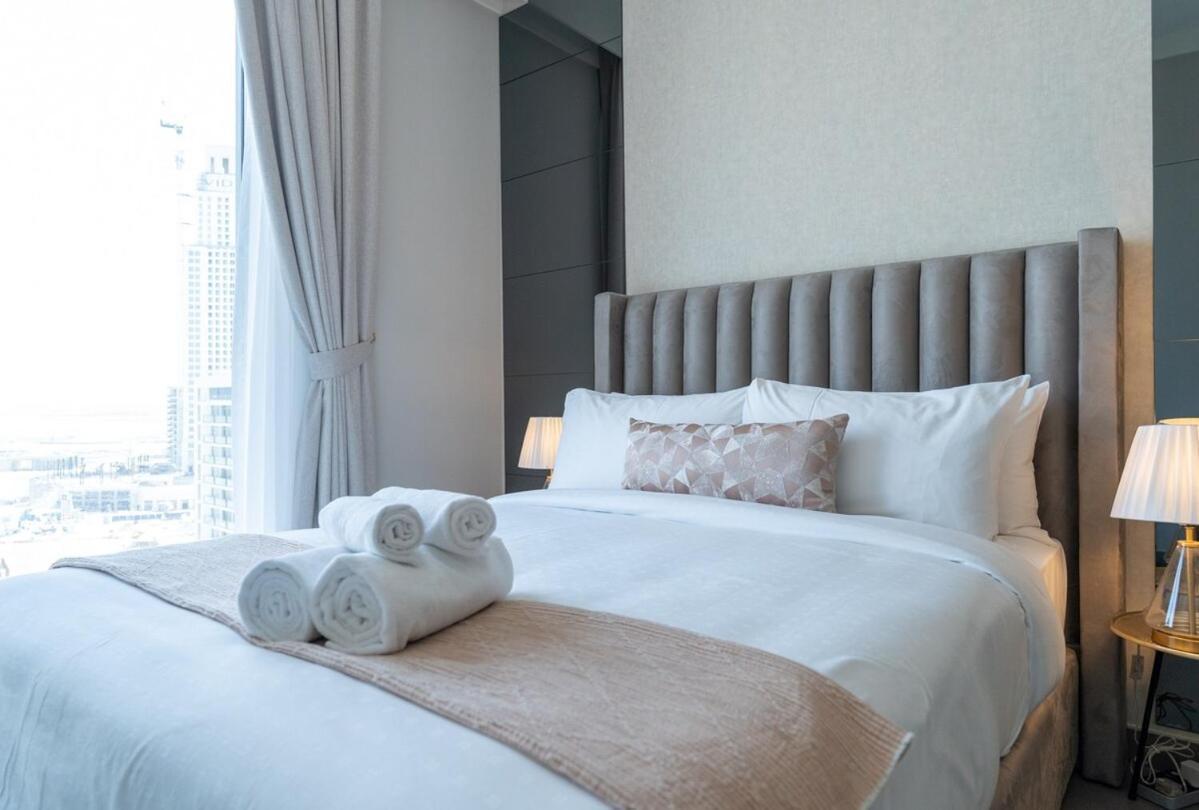 Stylish 2-bed Oasis With Pool In Peaceful Creek Harbour Apartment Dubai