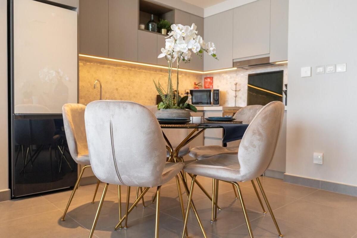 Apartment Stylish 2-bed Oasis With Pool In Peaceful Creek Harbour *