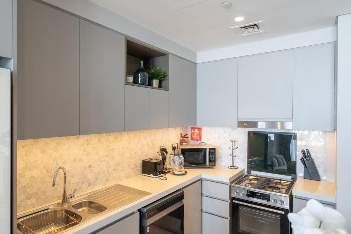 Apartment Stylish 2-bed Oasis With Pool In Peaceful Creek Harbour