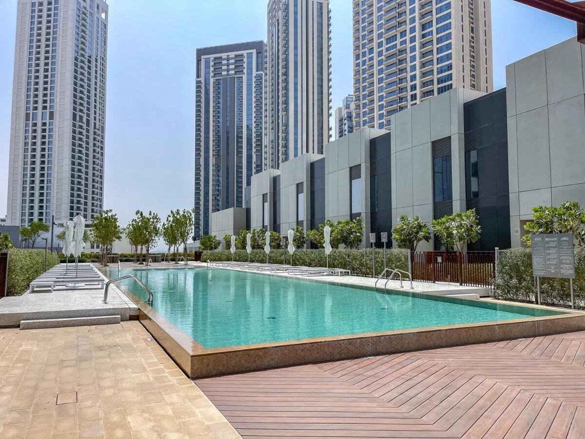 Stylish 2-bed Oasis With Pool In Peaceful Creek Harbour Dubai