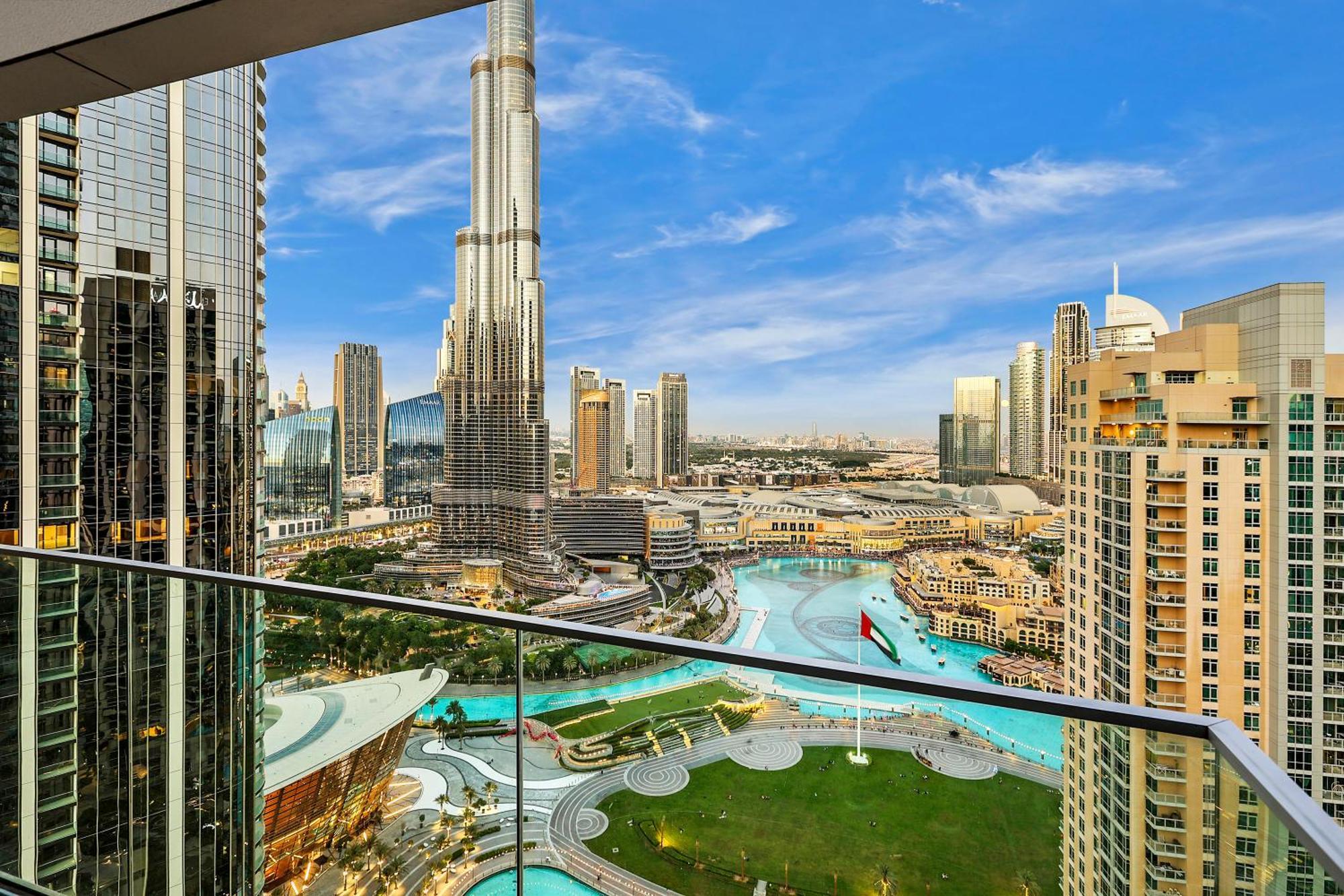 First Class 3br With Full Burj Khalifa And Fountain View Apartment *