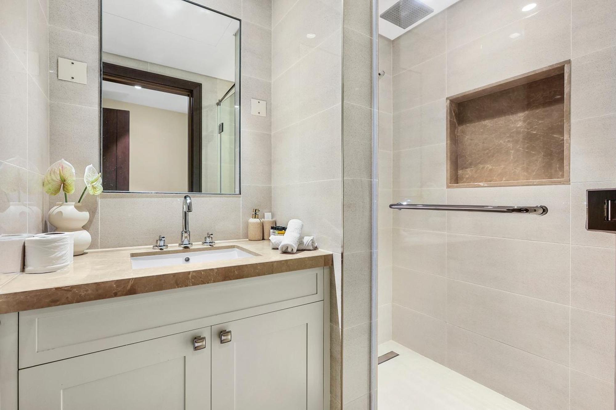 First Class 3br With Full Burj Khalifa And Fountain View Apartment *