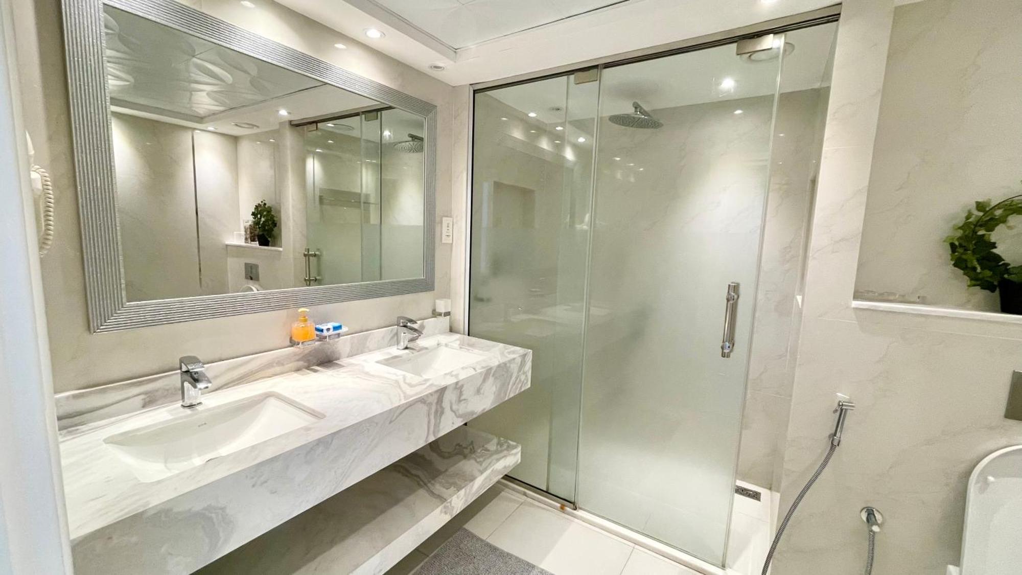 Apartment Jbr Beachfront Luxe Sea Facing *