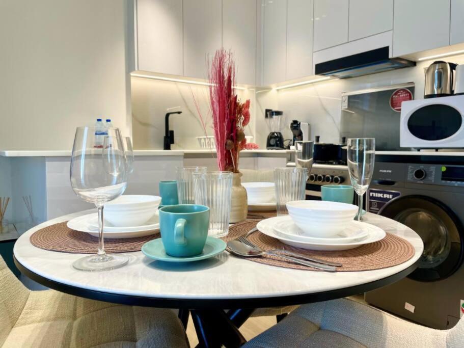Apartment Premium Furnished 1br Binghatti Corner In Jvc *