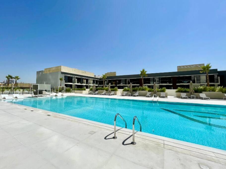 Apartment Premium Furnished 1br Binghatti Corner In Jvc *