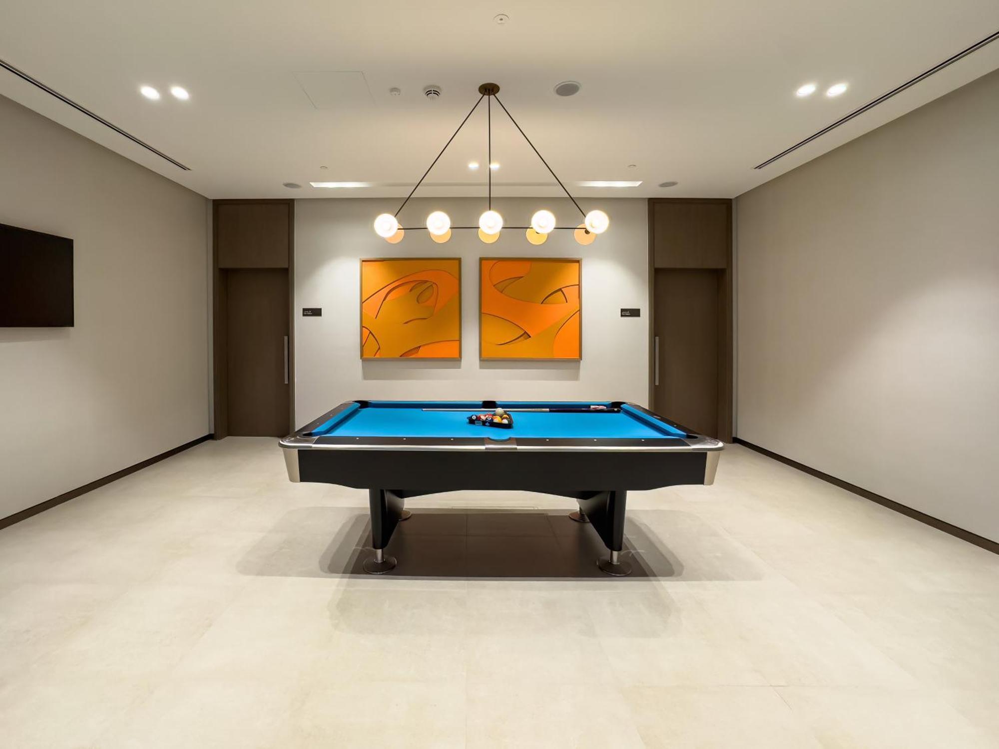 Grandeur 2 Bedroom I Burj Khalifa & Fountain Views I Free Parking, Gym, Pool, Wi-fi & Ps5 I By Skyline Serenity * Dubai
