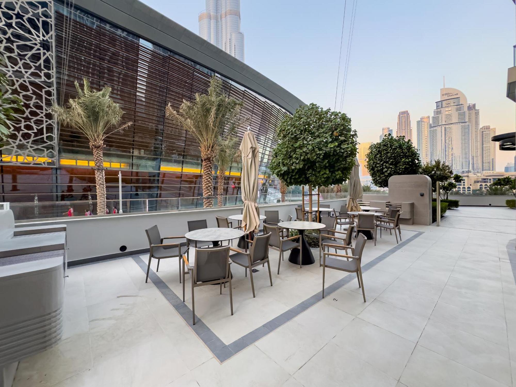 Apartment Grandeur 2 Bedroom I Burj Khalifa & Fountain Views I Free Parking, Gym, Pool, Wi-fi & Ps5 I By Skyline Serenity *