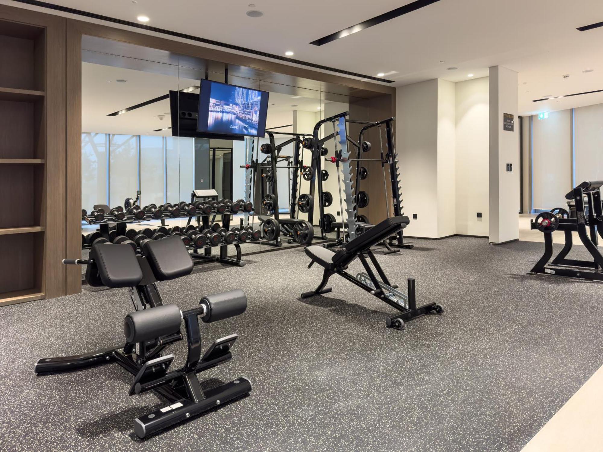 Apartment Grandeur 2 Bedroom I Burj Khalifa & Fountain Views I Free Parking, Gym, Pool, Wi-fi & Ps5 I By Skyline Serenity Dubai