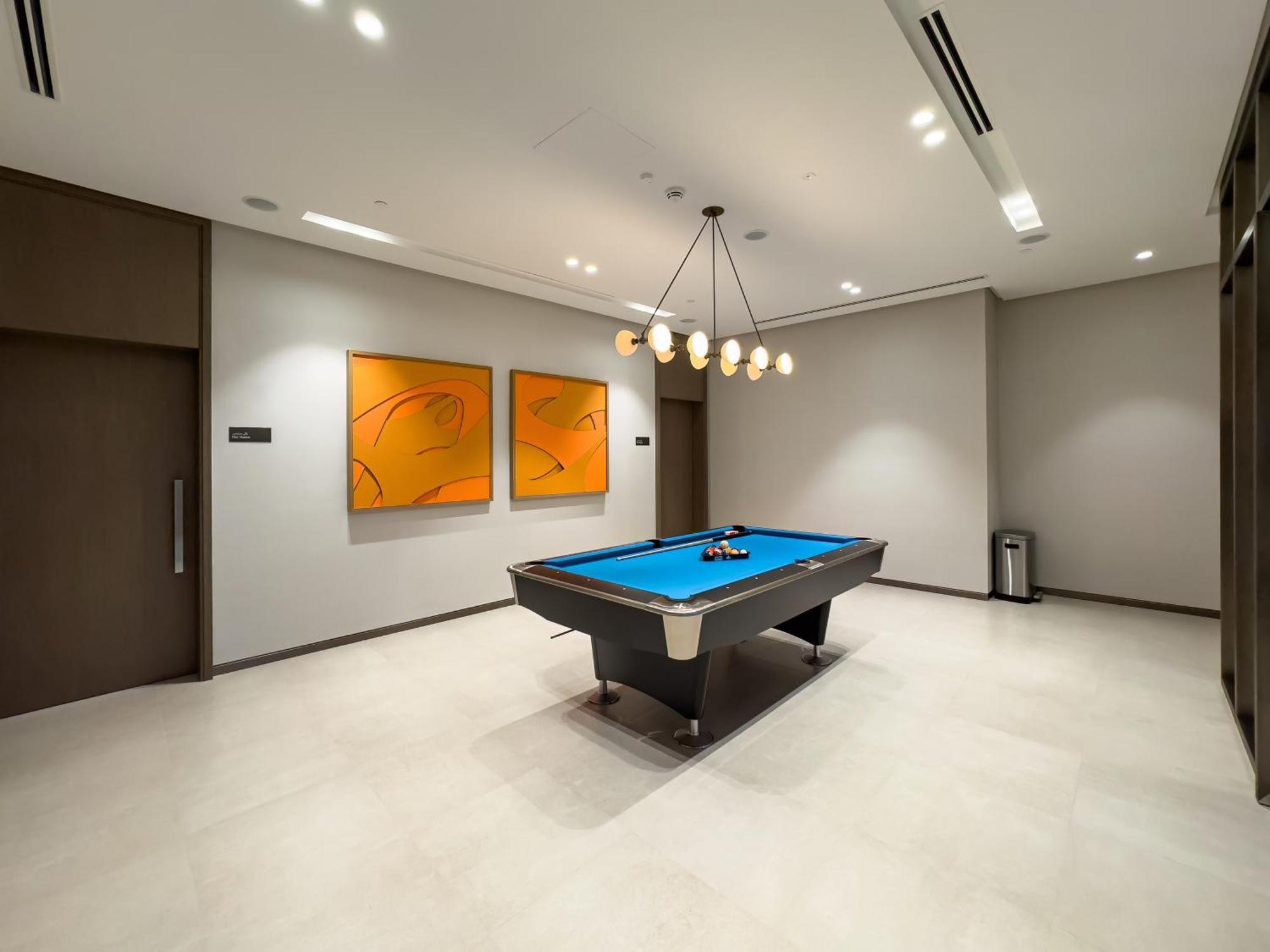 Grandeur 2 Bedroom I Burj Khalifa & Fountain Views I Free Parking, Gym, Pool, Wi-fi & Ps5 I By Skyline Serenity Apartment Dubai