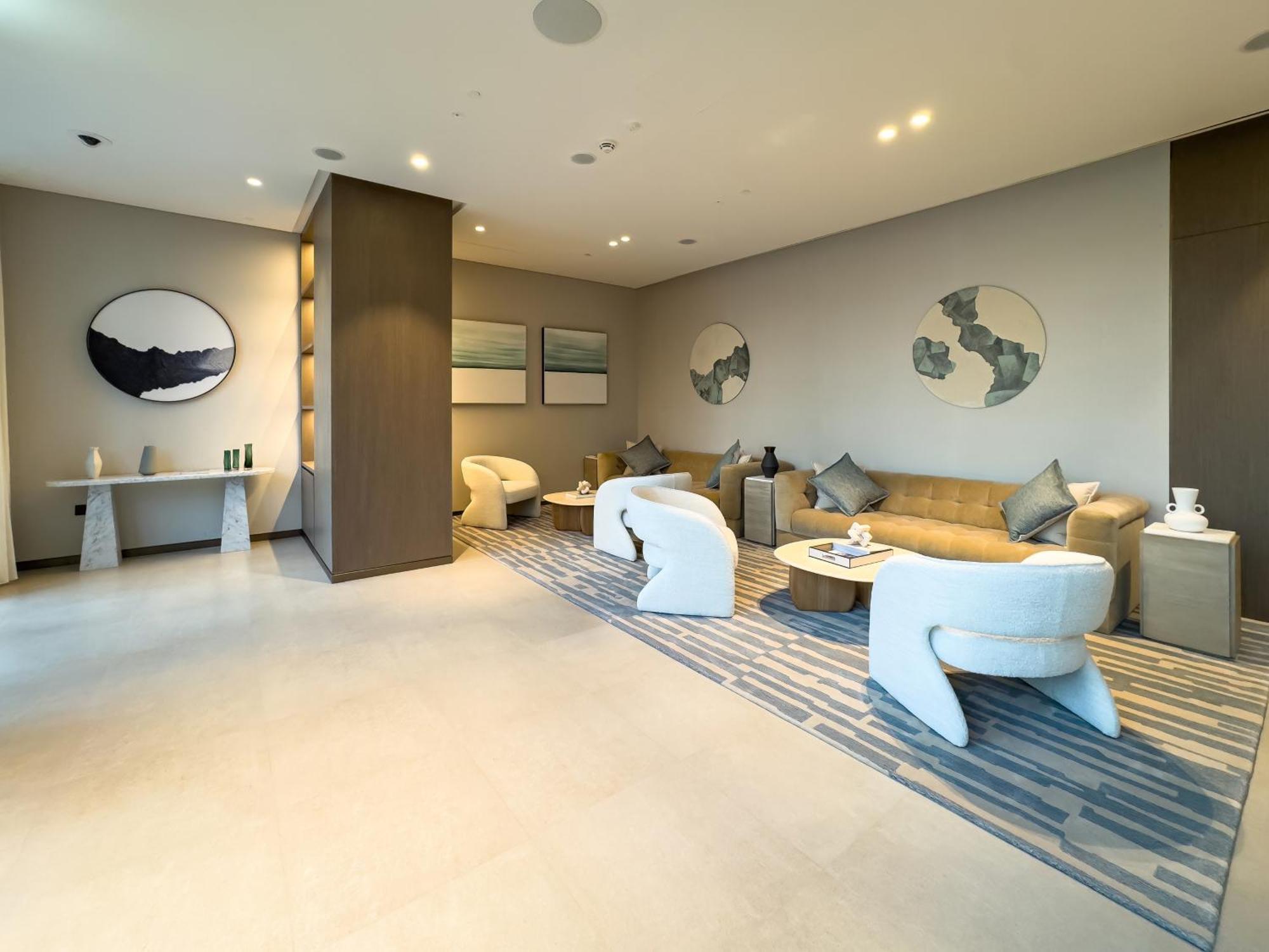 Grandeur 2 Bedroom I Burj Khalifa & Fountain Views I Free Parking, Gym, Pool, Wi-fi & Ps5 I By Skyline Serenity *