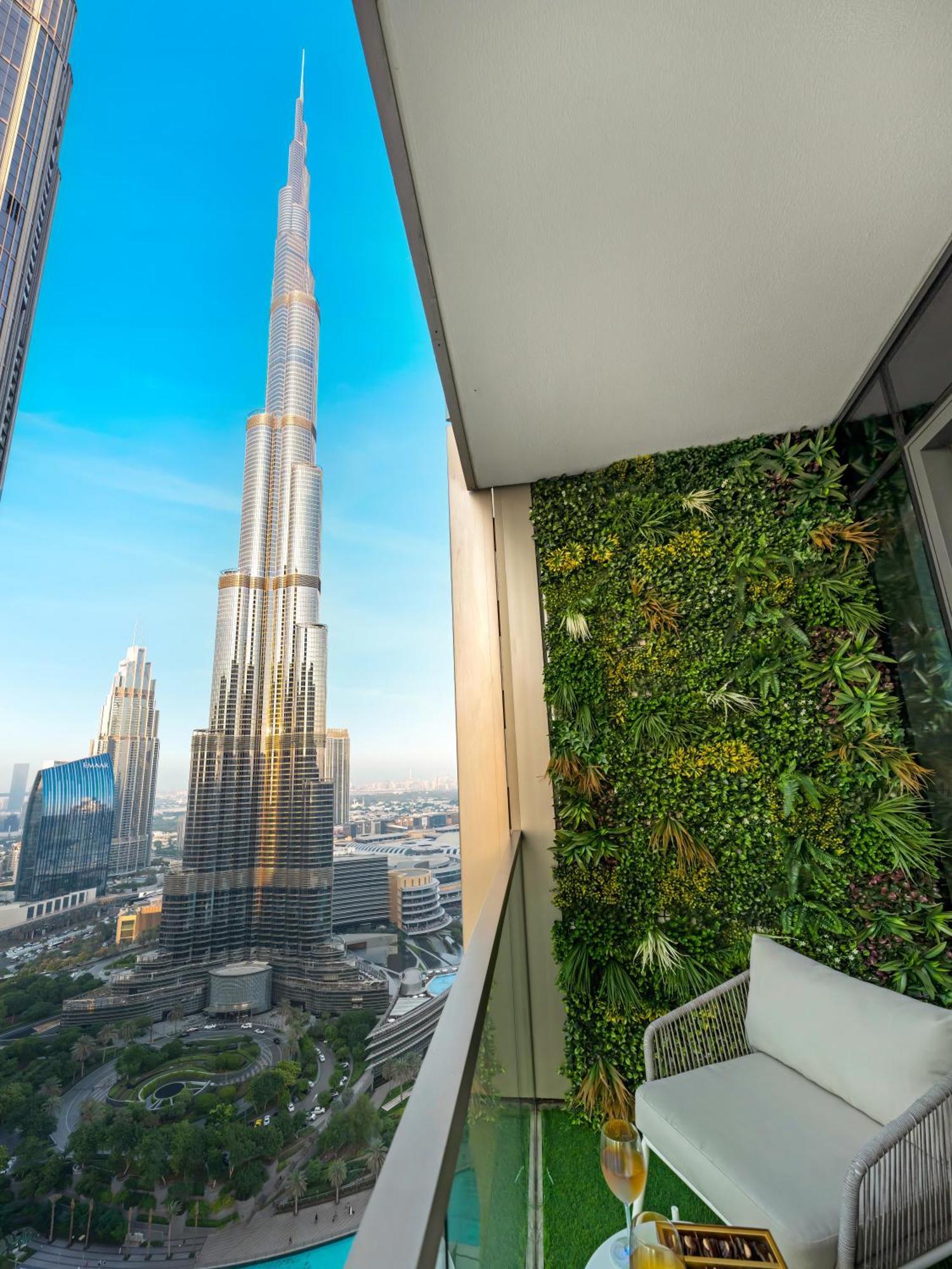 Grandeur 2 Bedroom I Burj Khalifa & Fountain Views I Free Parking, Gym, Pool, Wi-fi & Ps5 I By Skyline Serenity Apartment *