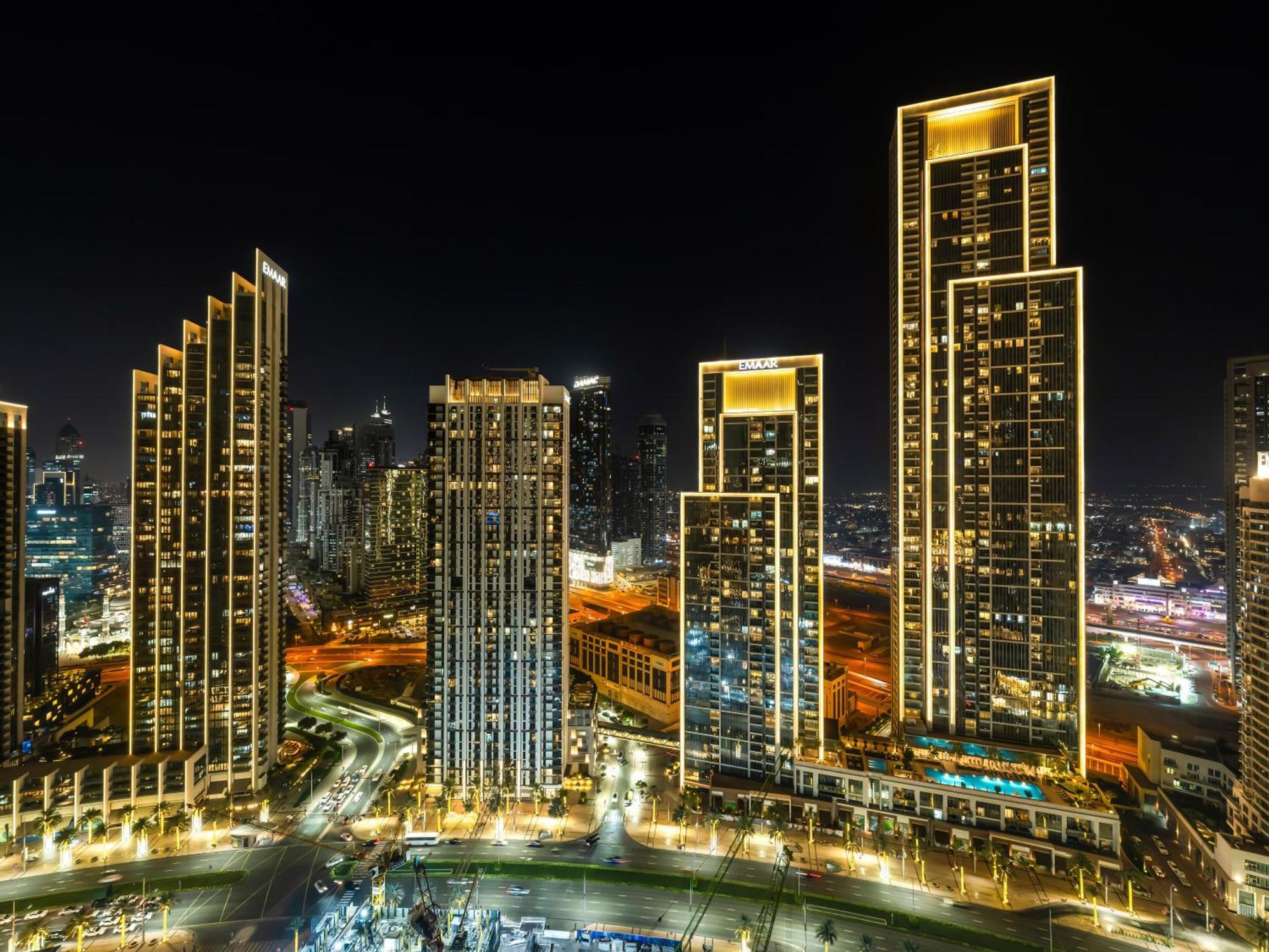 Apartment Grandeur 2 Bedroom I Burj Khalifa & Fountain Views I Free Parking, Gym, Pool, Wi-fi & Ps5 I By Skyline Serenity *