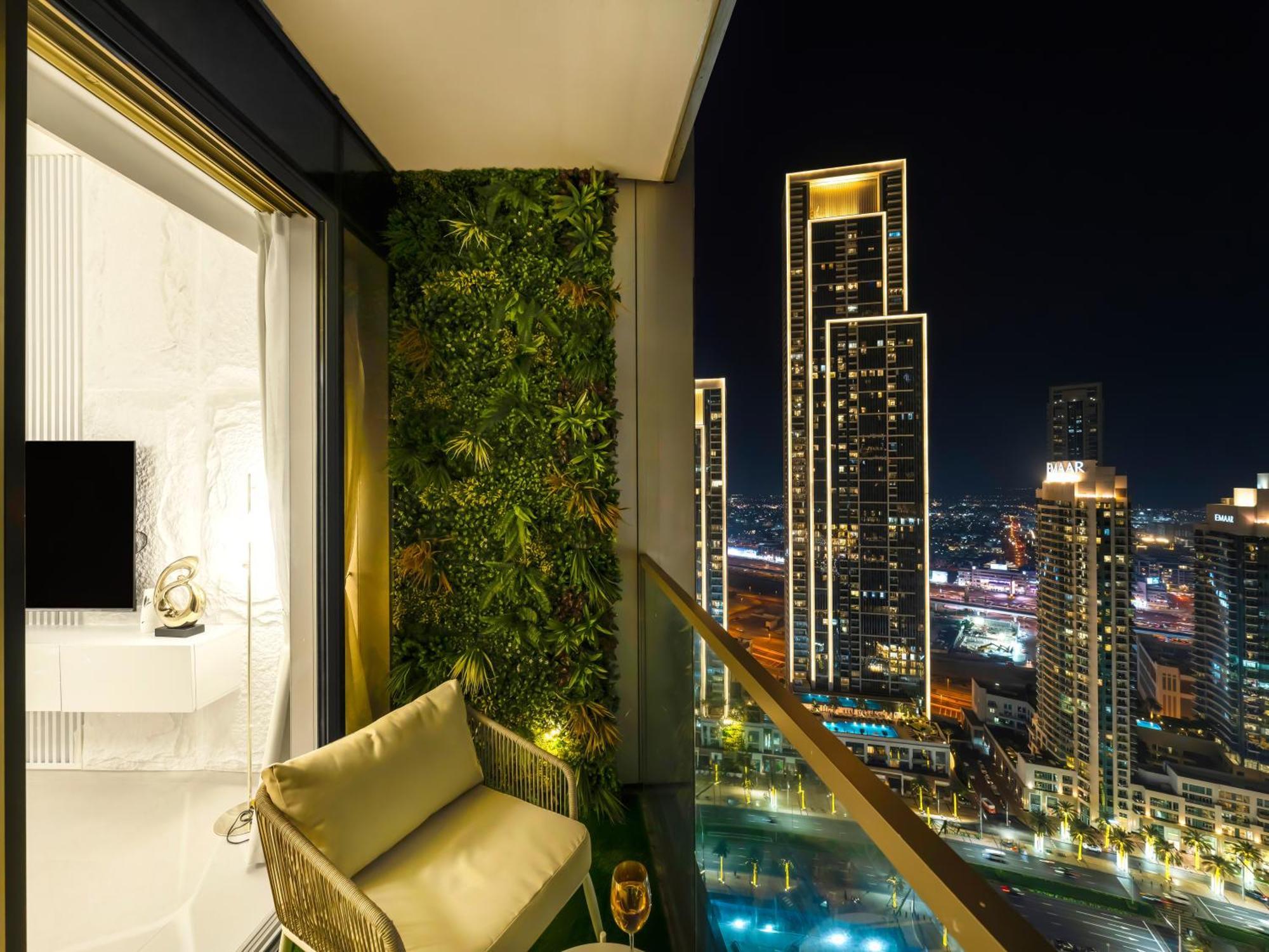Grandeur 2 Bedroom I Burj Khalifa & Fountain Views I Free Parking, Gym, Pool, Wi-fi & Ps5 I By Skyline Serenity Apartment Dubai