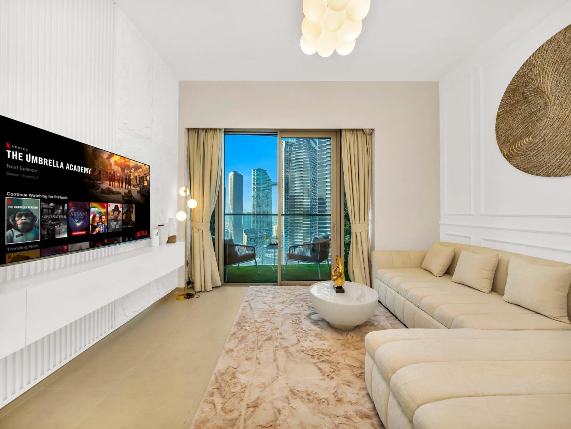 Grandeur 2 Bedroom I Burj Khalifa & Fountain Views I Free Parking, Gym, Pool, Wi-fi & Ps5 I By Skyline Serenity * Dubai