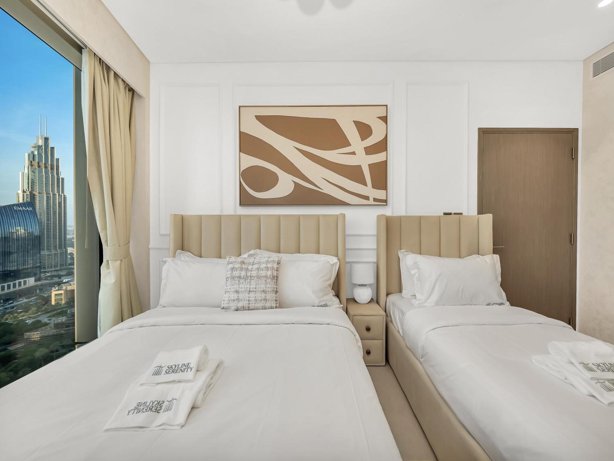 Apartment Grandeur 2 Bedroom I Burj Khalifa & Fountain Views I Free Parking, Gym, Pool, Wi-fi & Ps5 I By Skyline Serenity *