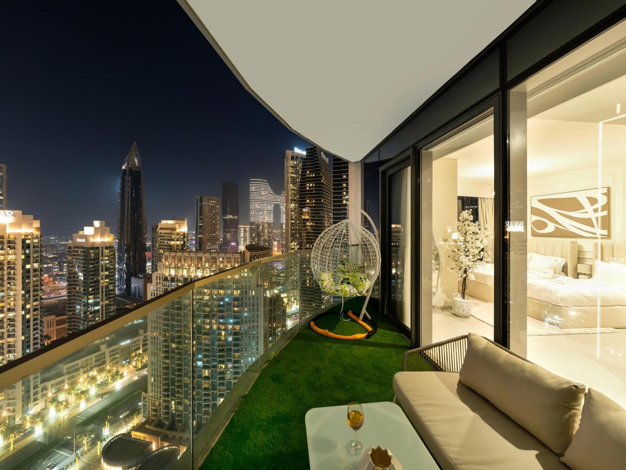Apartment Grandeur 2 Bedroom I Burj Khalifa & Fountain Views I Free Parking, Gym, Pool, Wi-fi & Ps5 I By Skyline Serenity Dubai