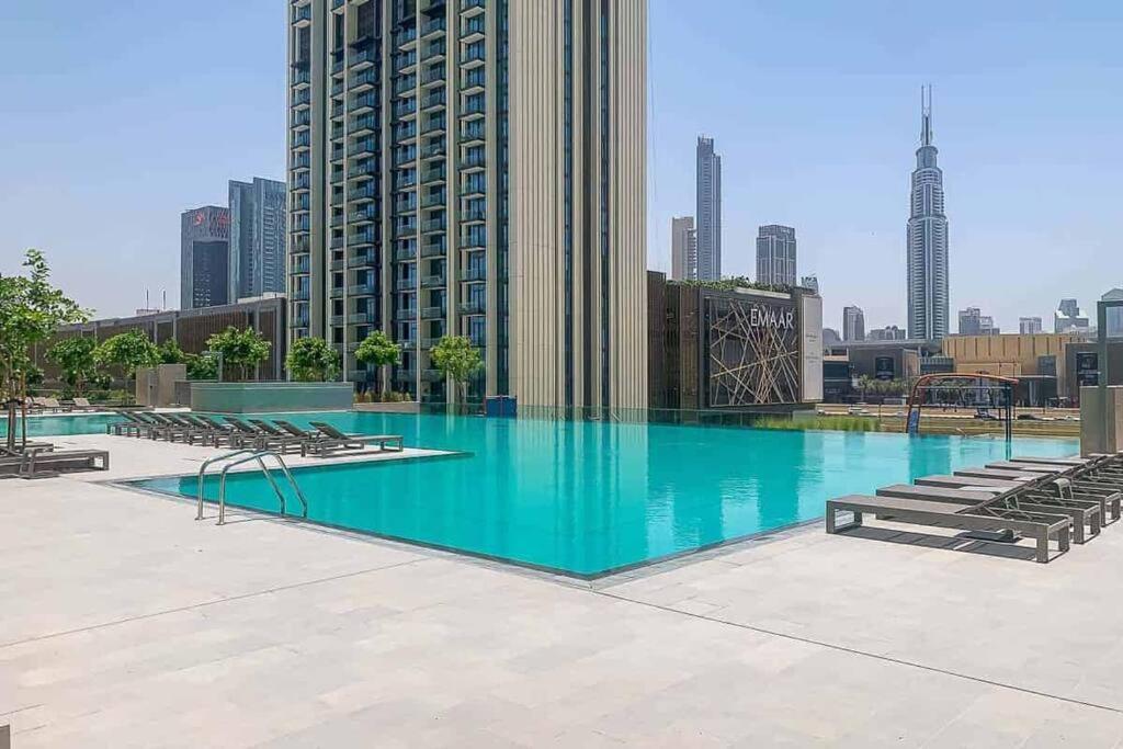 Living With Burj Khalifa Views Apartment