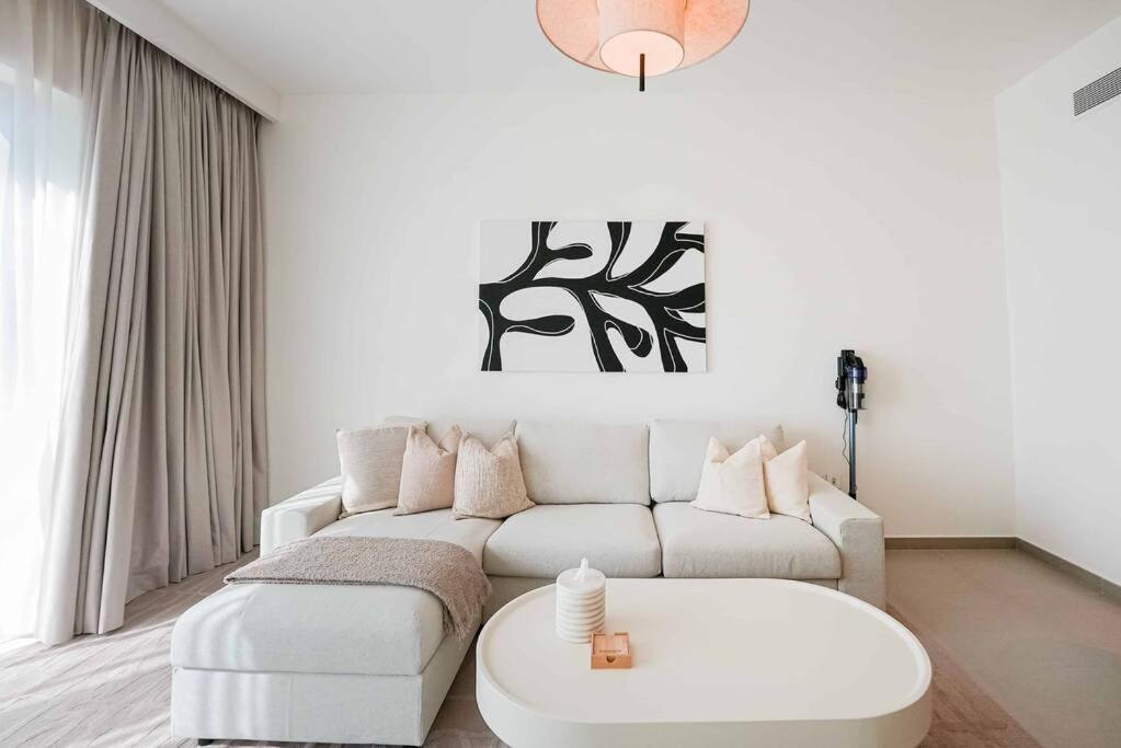 Living With Burj Khalifa Views Apartment