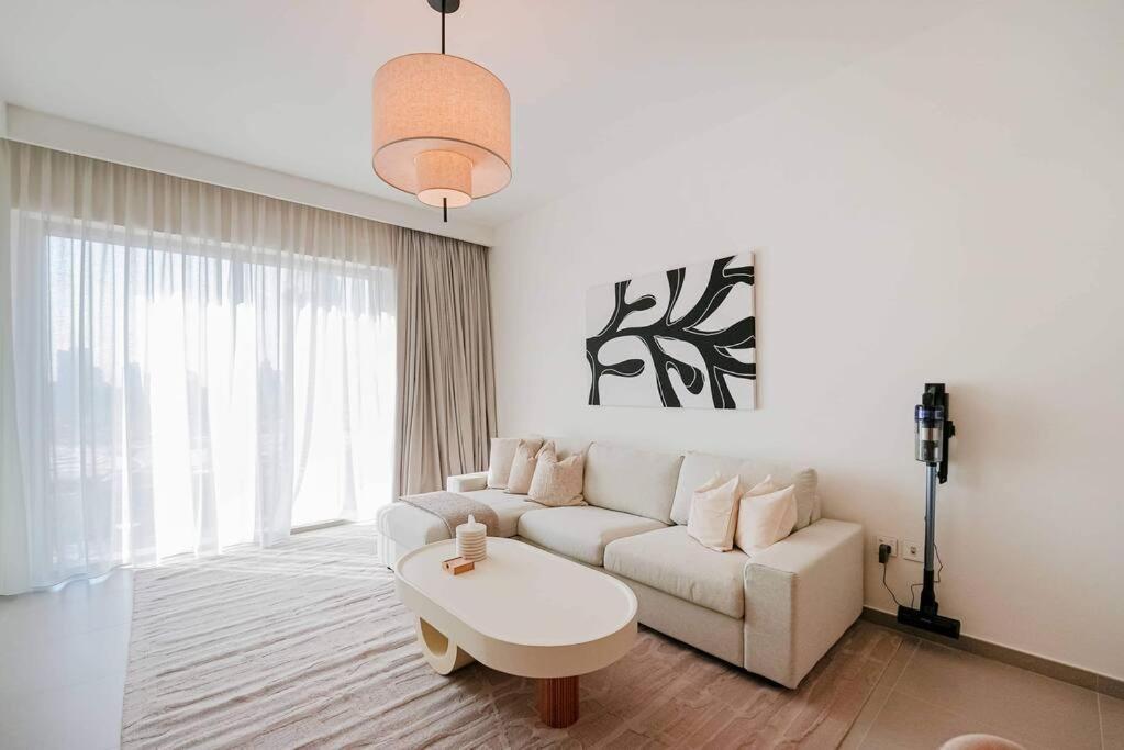 Living With Burj Khalifa Views Apartment