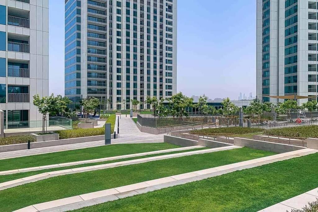 Apartment Living With Burj Khalifa Views