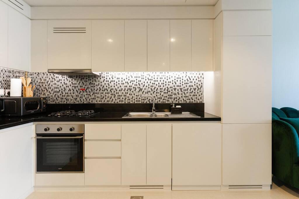 1br In Business Bay, Aykon Apartment Dubai
