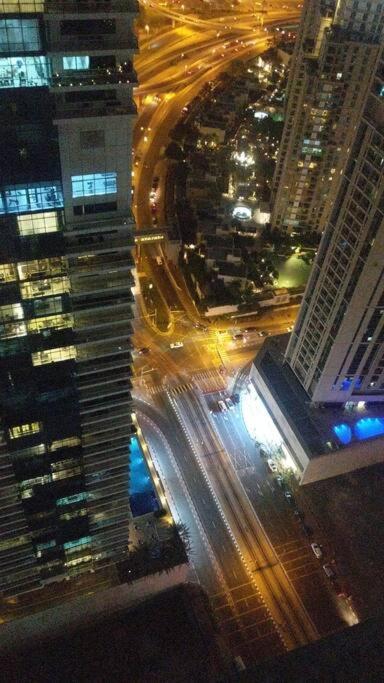 Apartment 2 Bedroom With 4 King Size Beds Dubai