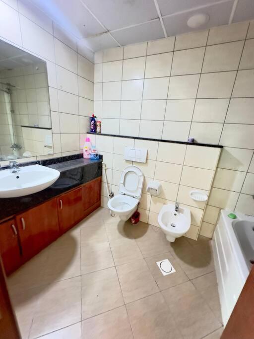 Apartment 2 Bedroom With 4 King Size Beds Dubai
