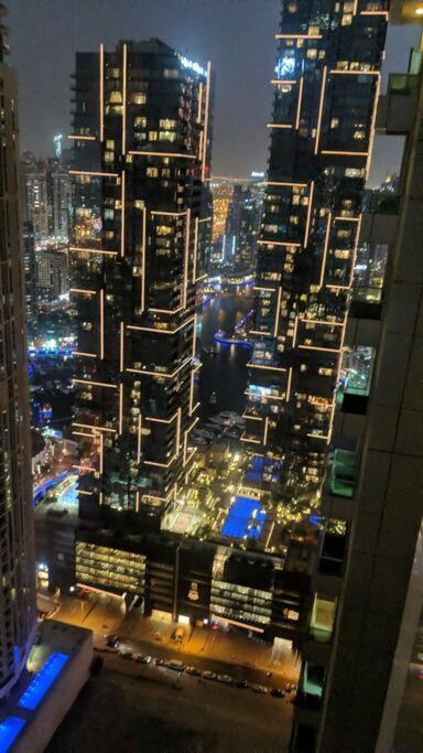 2 Bedroom With 4 King Size Beds Apartment *