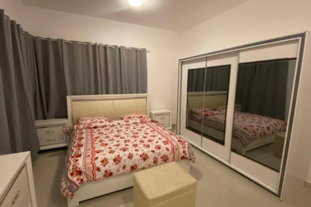 Apartment 2 Bedroom With 4 King Size Beds *